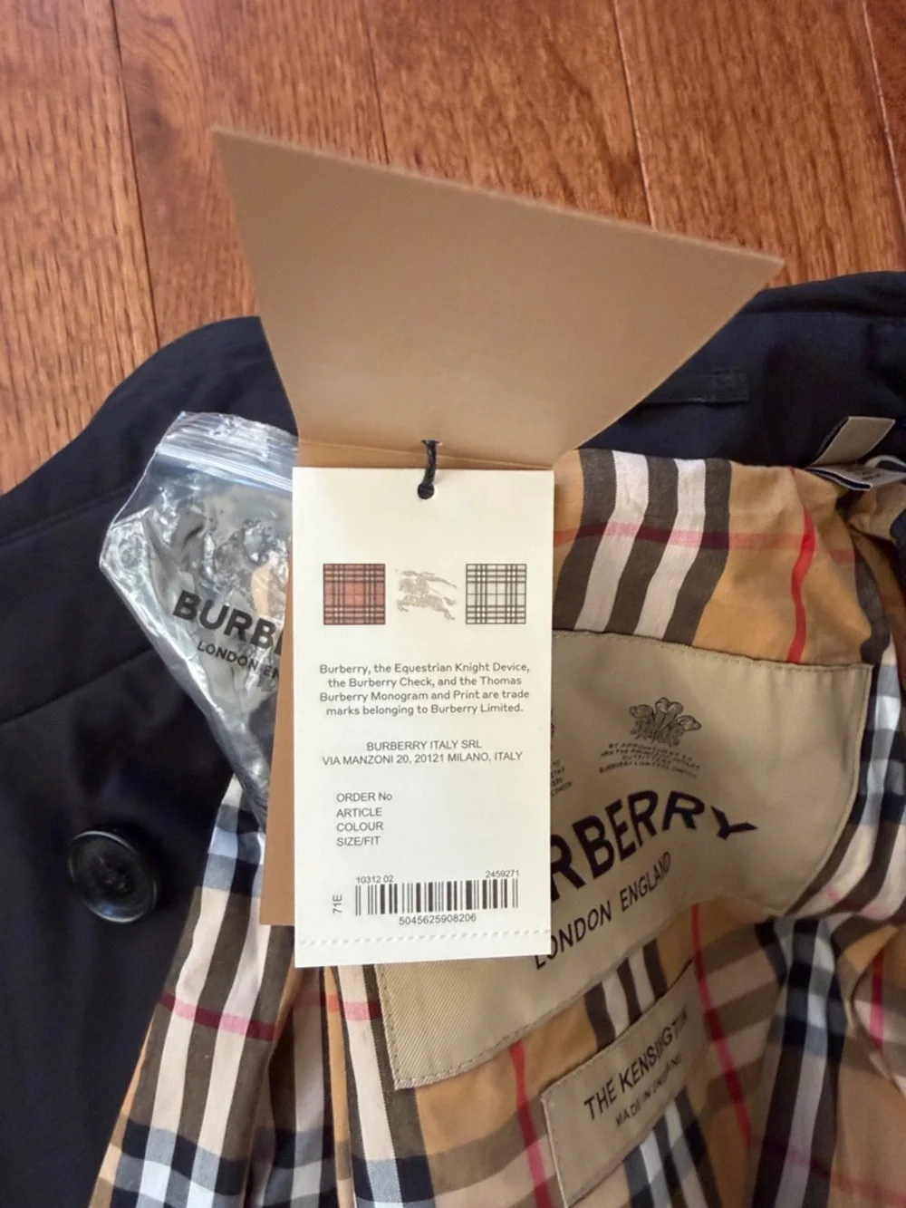New - Burberry The Kensington Short Trench Coat - Picture 6 of 6